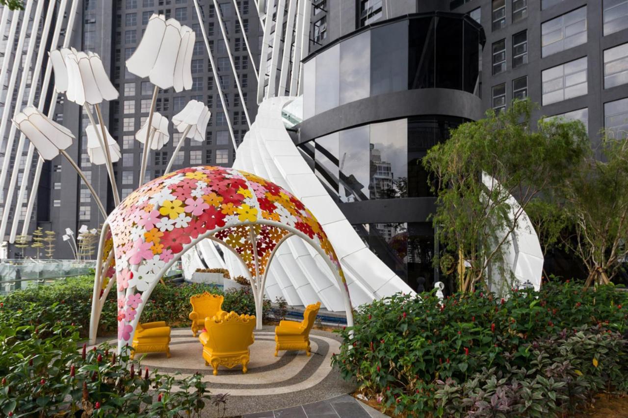 Aparthotel Arte Mont Kiara Kuala Lumpur Zewnętrze zdjęcie The Flower Dome
