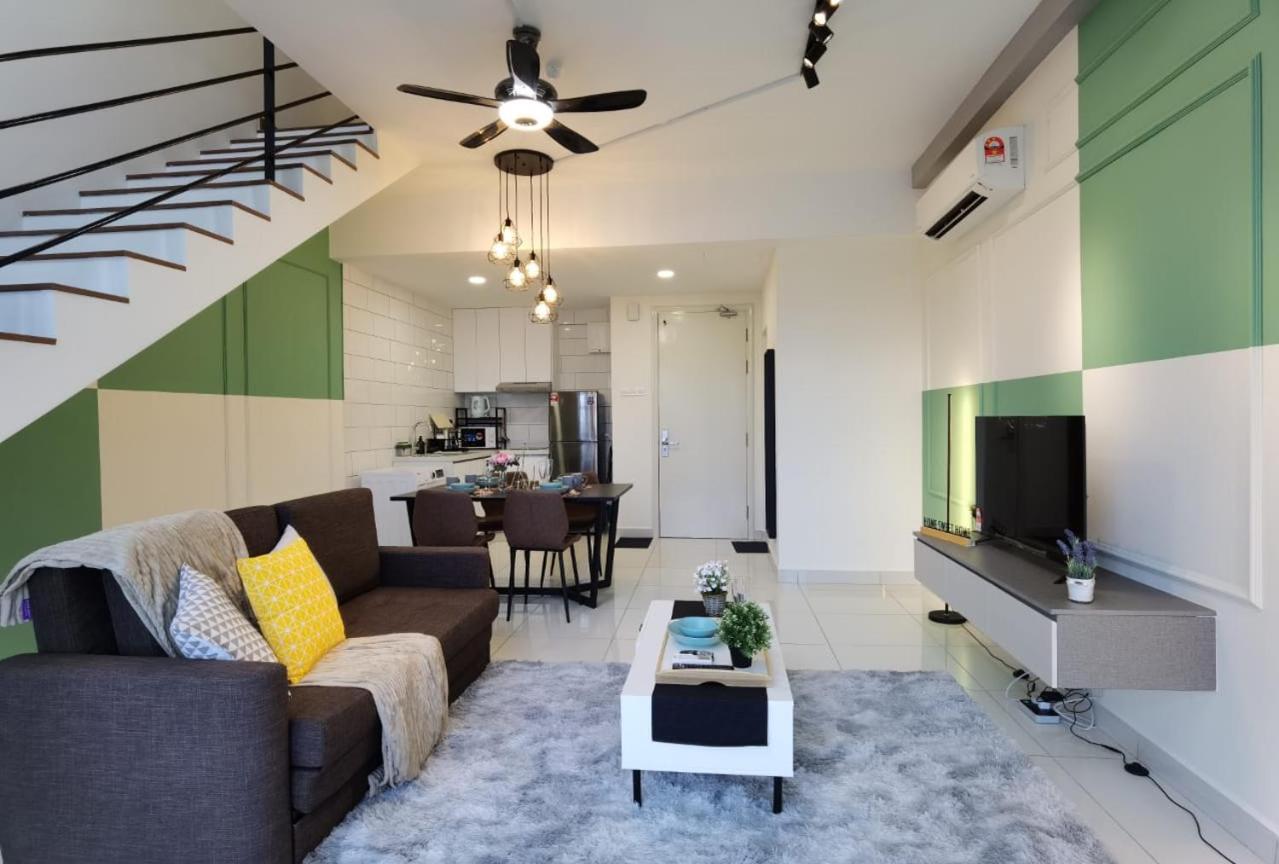 Aparthotel Arte Mont Kiara Kuala Lumpur Zewnętrze zdjęcie A living room in a landed property in Singapore